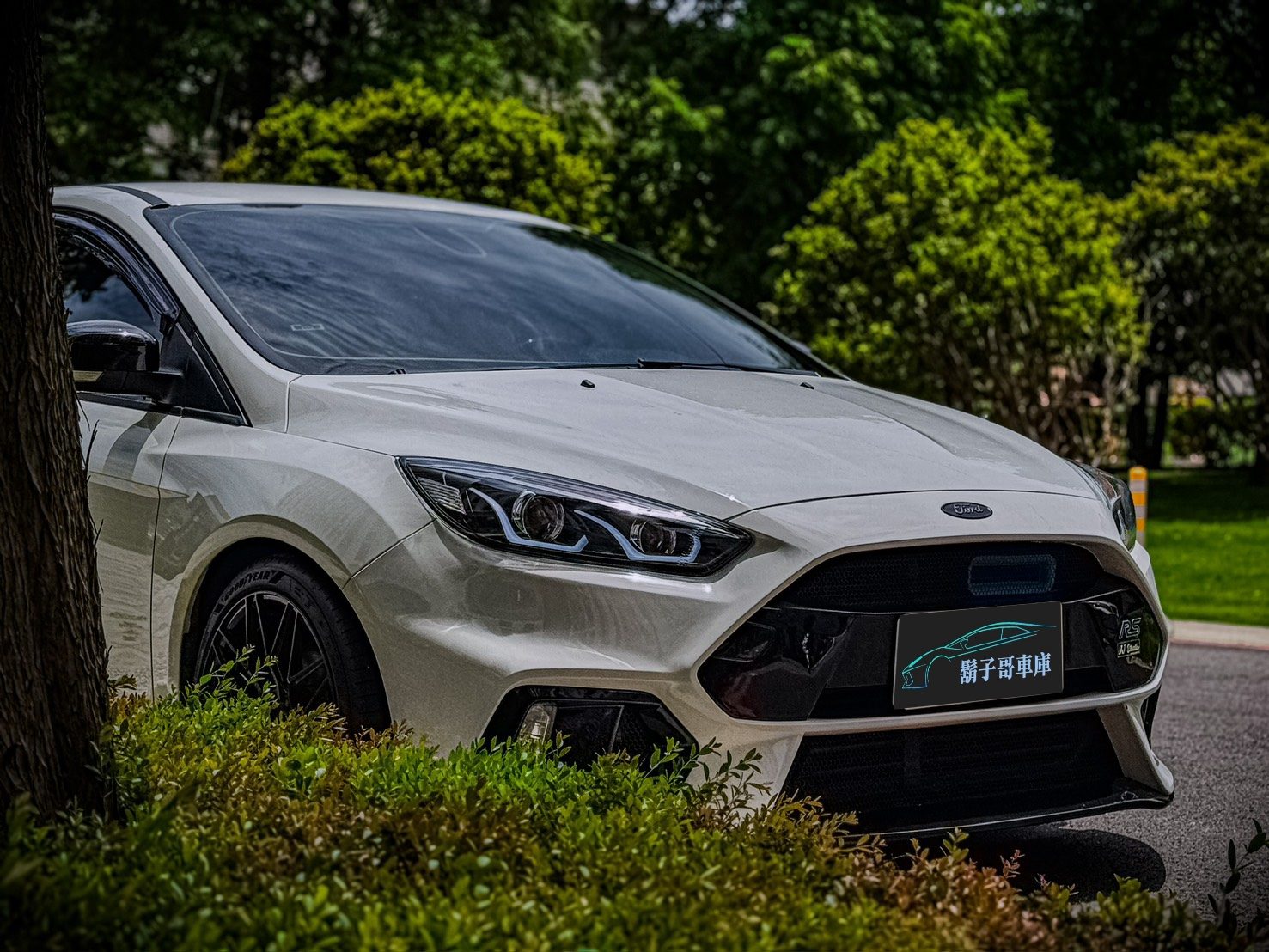 2017 Ford Focus RS U Photo 2