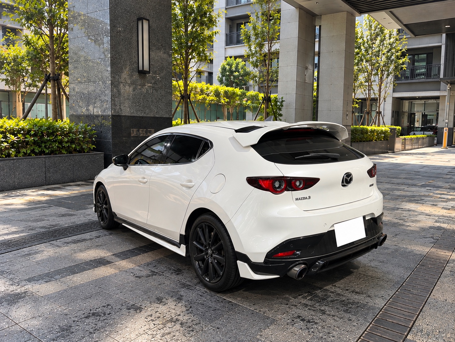 2023 Mazda 3 BOSE Photo 2