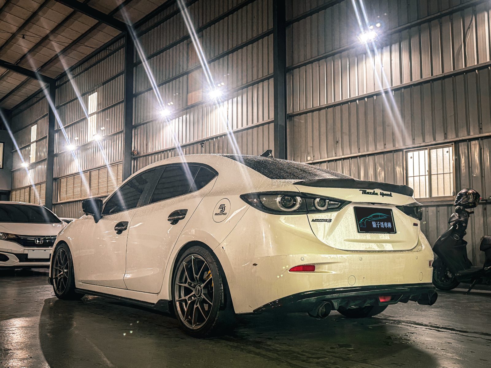 2018 Mazda 3 4D Photo 4