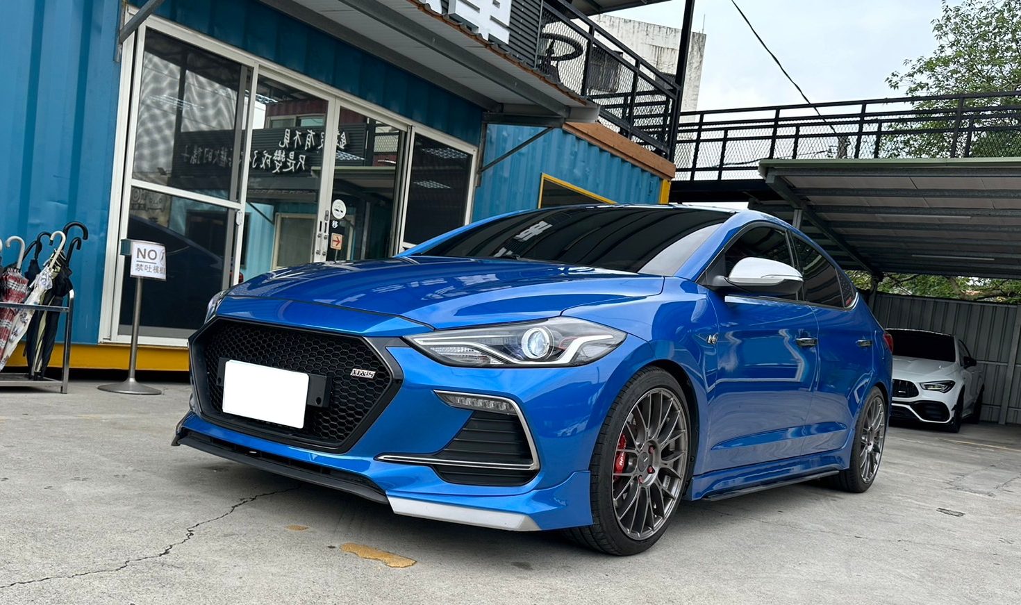 2018 Hyundai Elantra Sport Photo 1