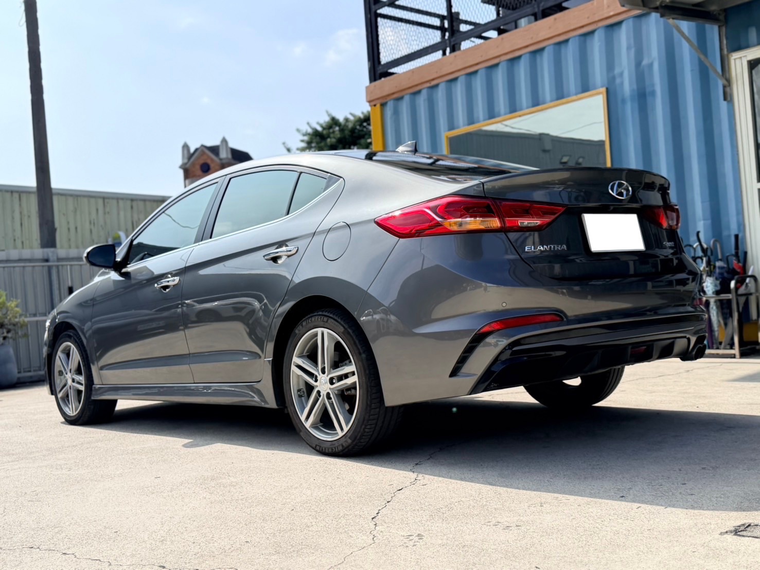2019 Hyundai Elantra 照片 3