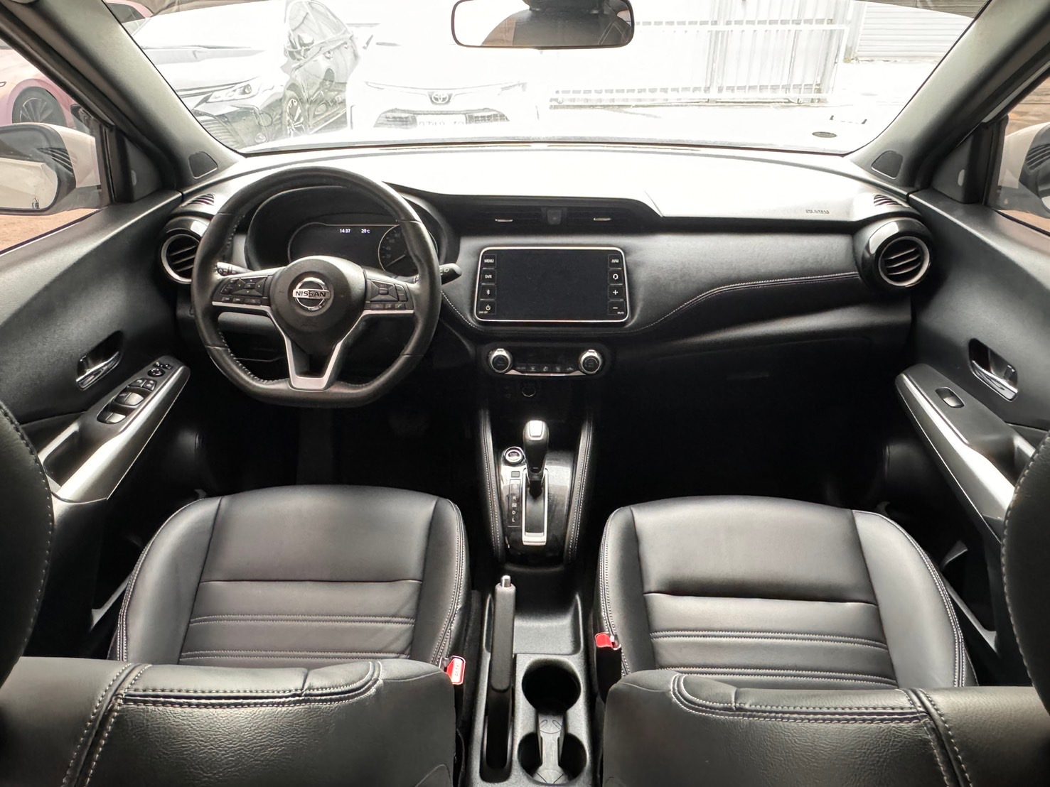 2022 Nissan Kicks Photo 9