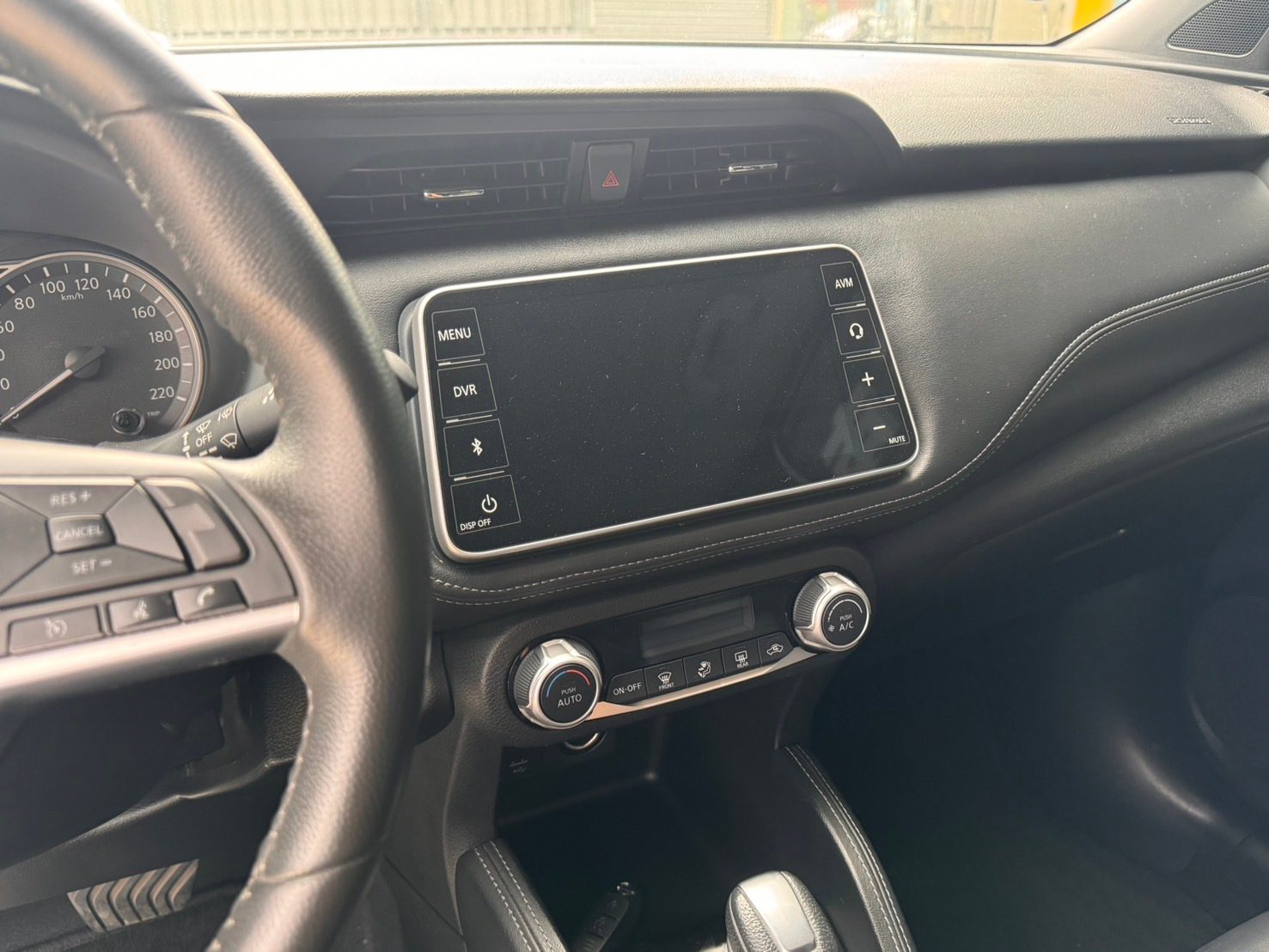 2022 Nissan Kicks Photo 8