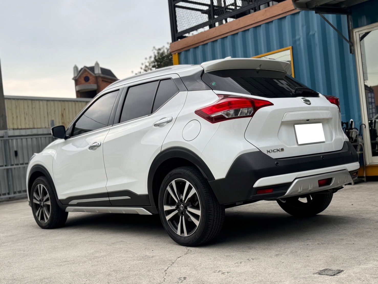 2022 Nissan Kicks Photo 3