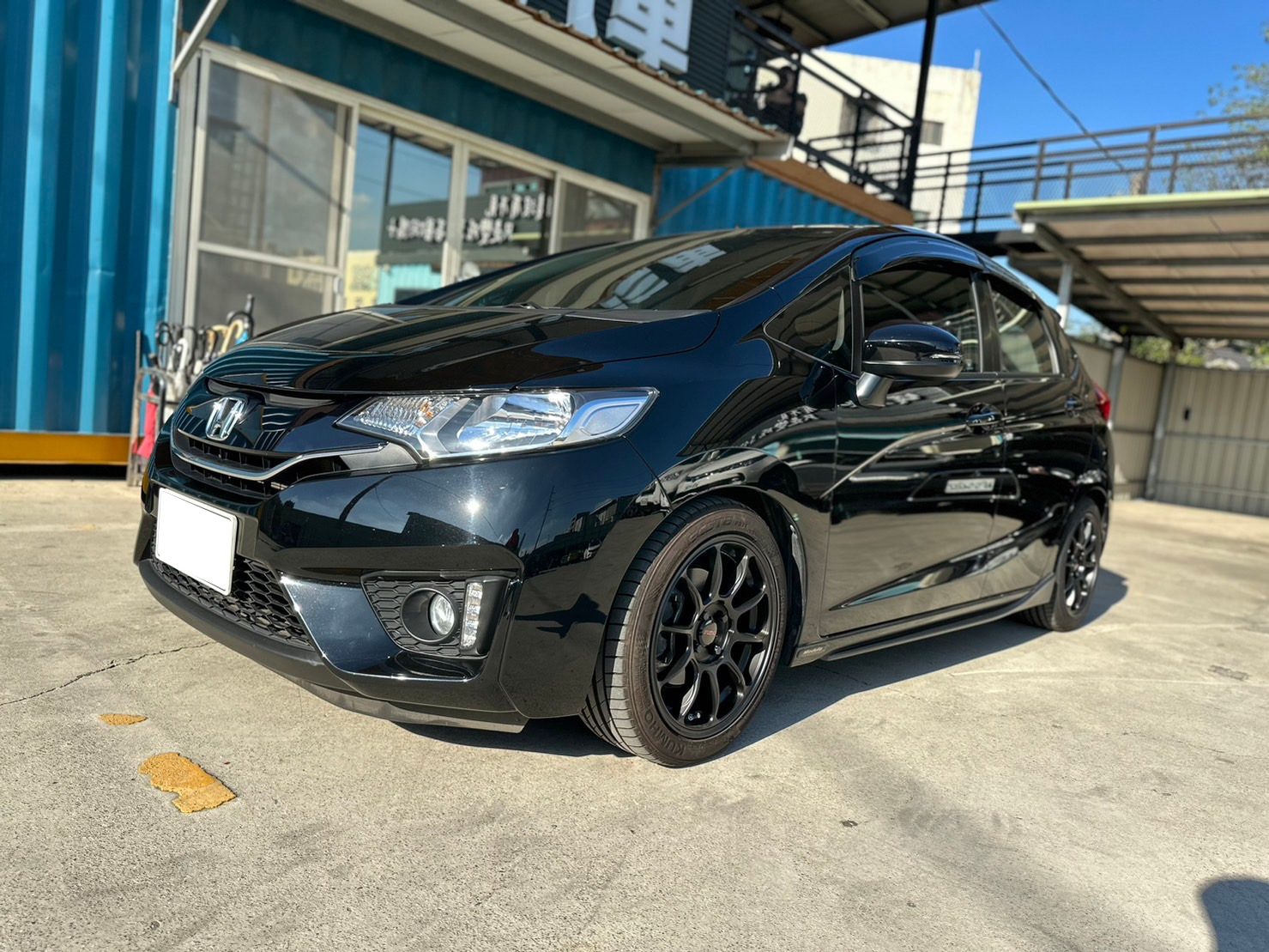 2016 Honda Fit S Photo 2