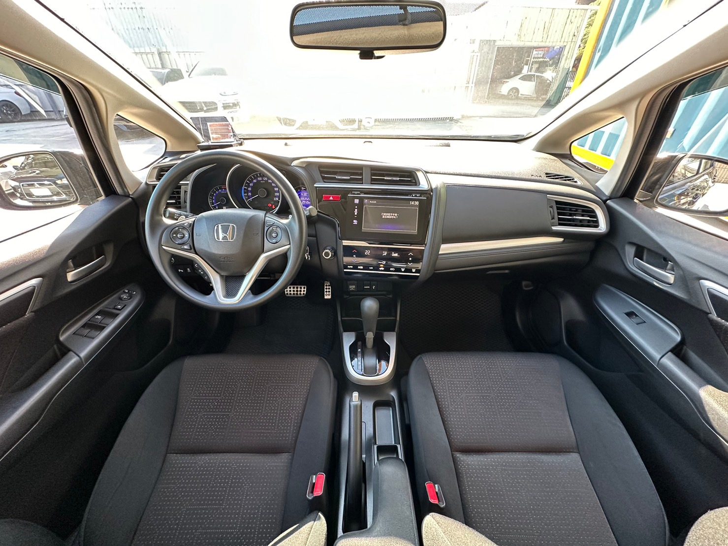 2016 Honda Fit S Photo 9
