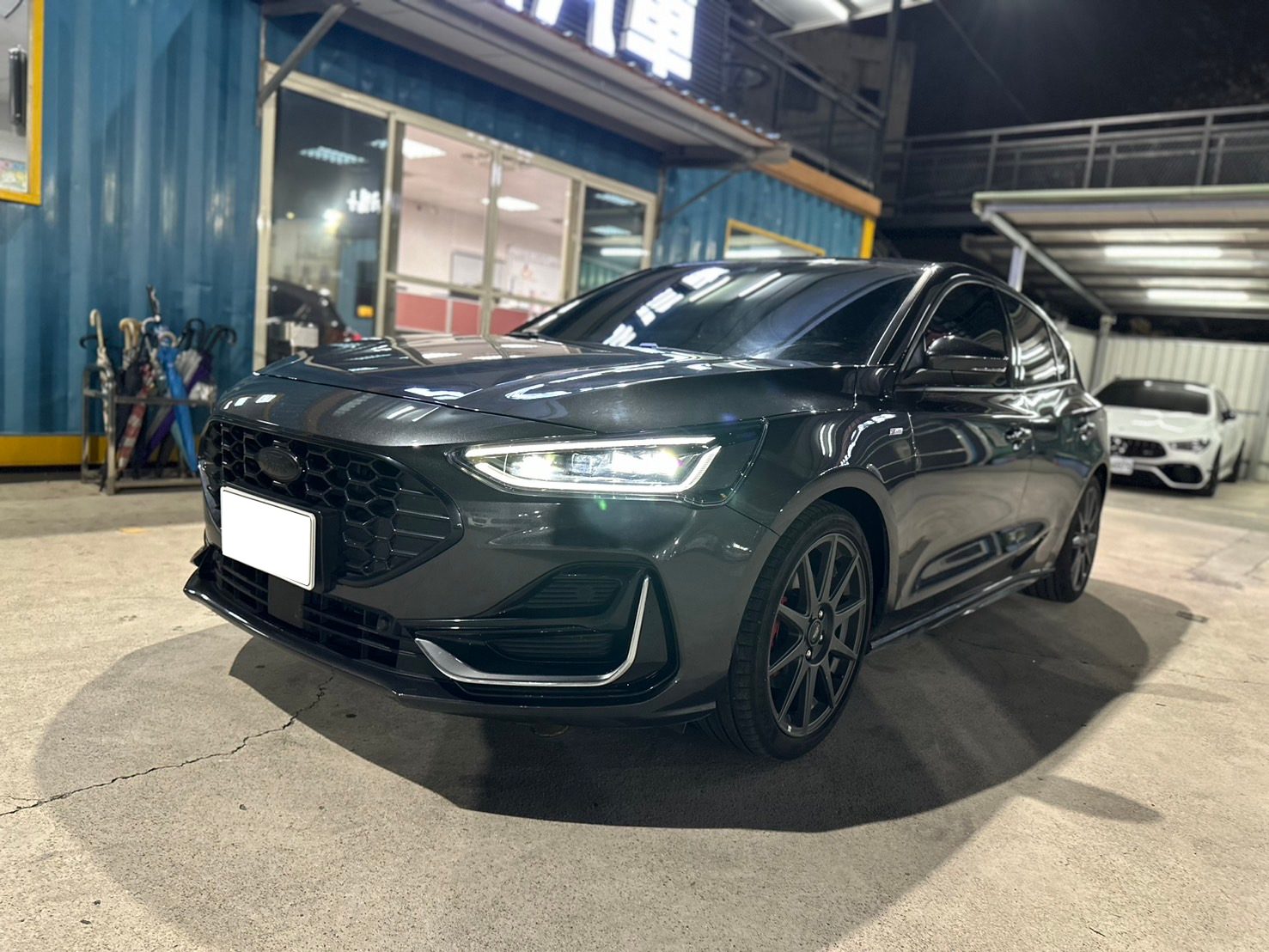 2023 Ford Focus 4.5 Photo 2