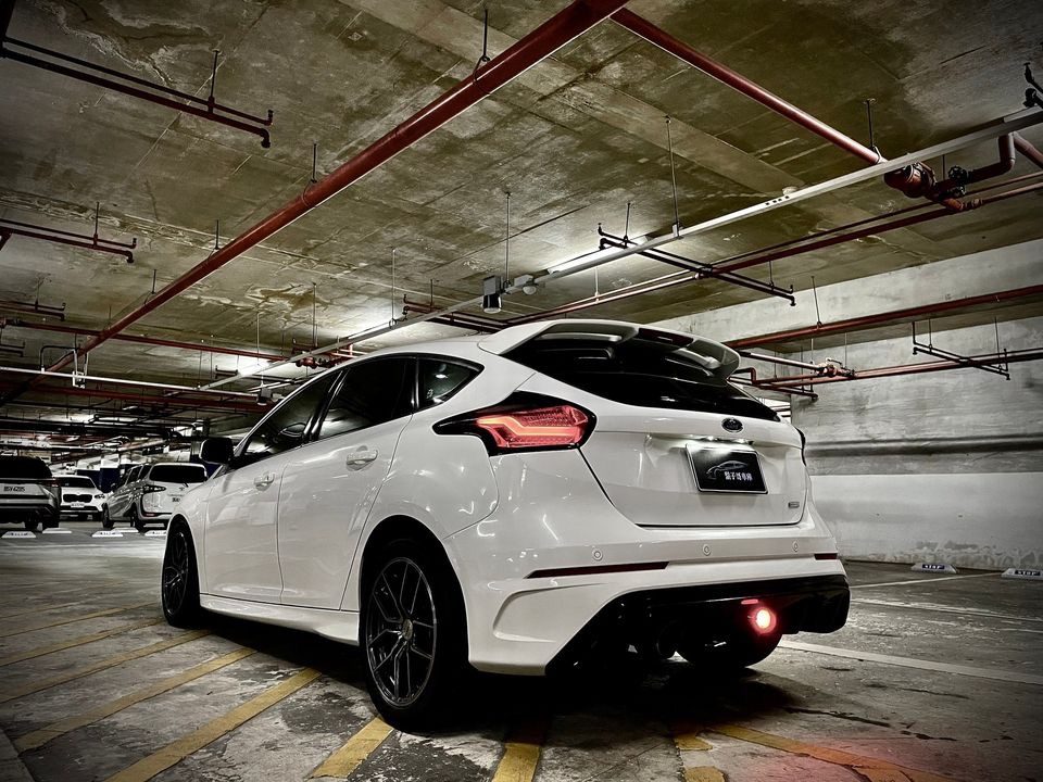 2016 Ford Focus St Photo 6
