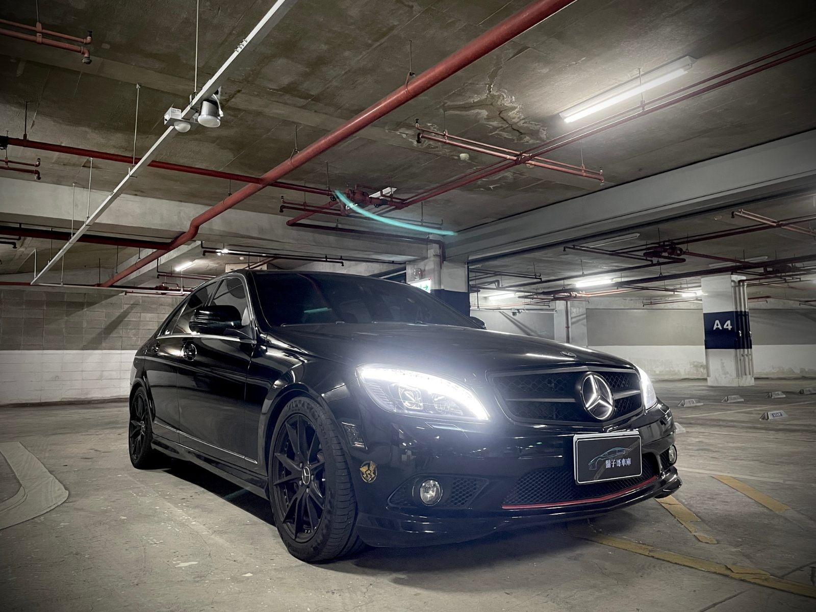 2009 Mercedes-Benz C300 AMG Photo 2