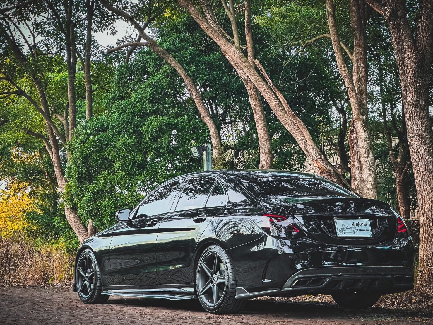 2016 Mercedes-Benz C300 AMG Photo 2