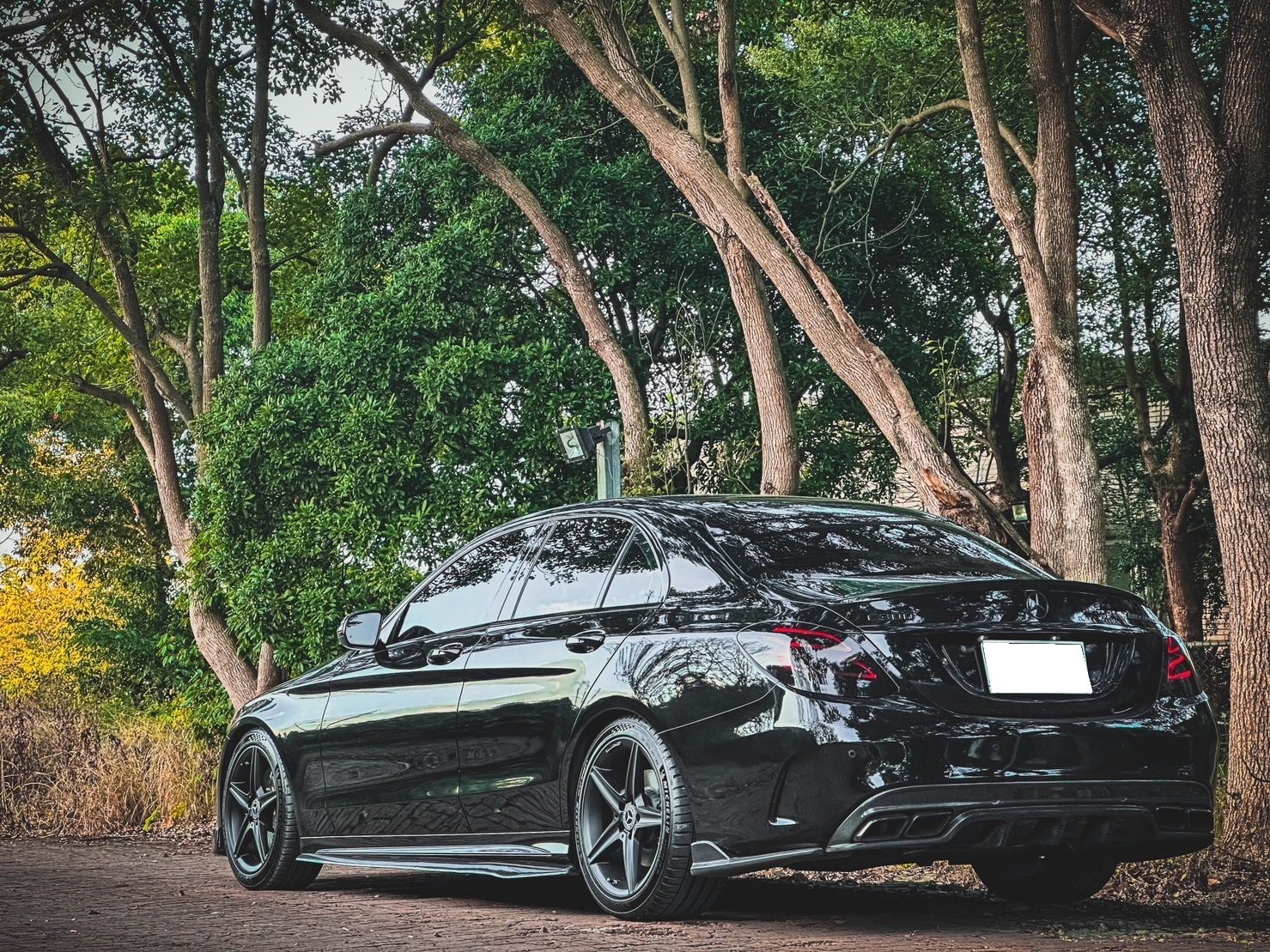 2016 Mercedes-Benz C300 AMG Photo 3
