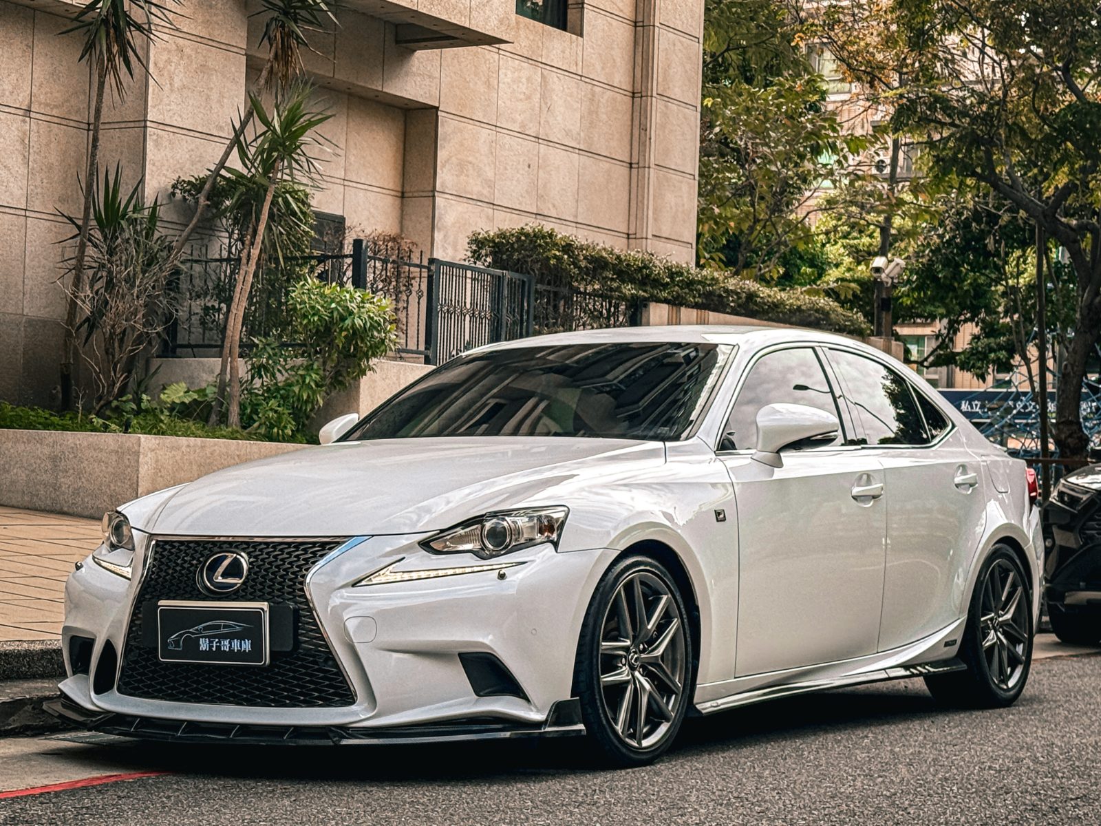 2014 Lexus IS300h F 照片 2