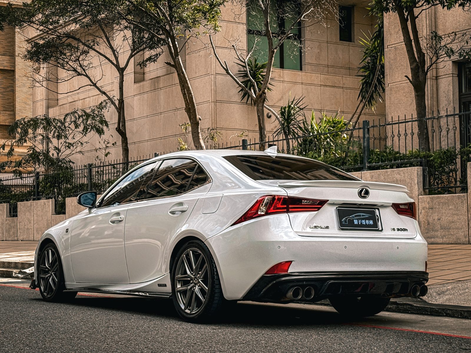2014 Lexus IS300h F 照片 4