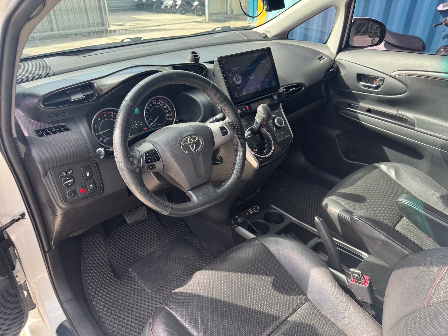 2016 Toyota Wish Photo 7