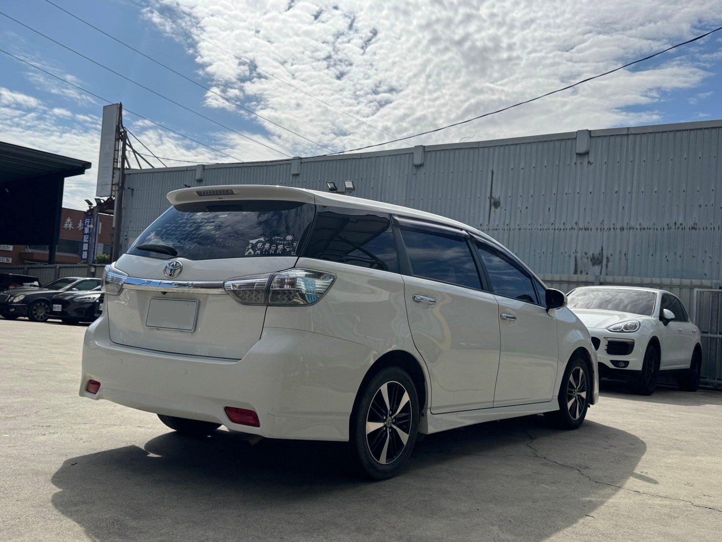 2016 Toyota Wish Photo 4
