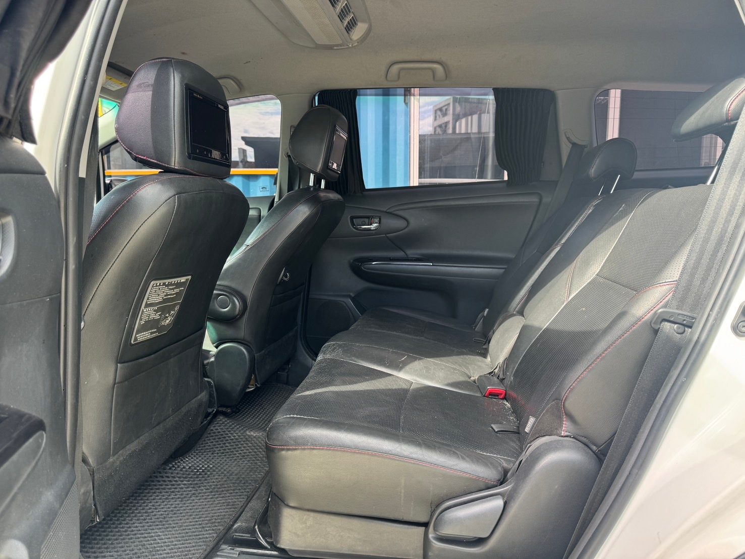 2016 Toyota Wish Photo 10