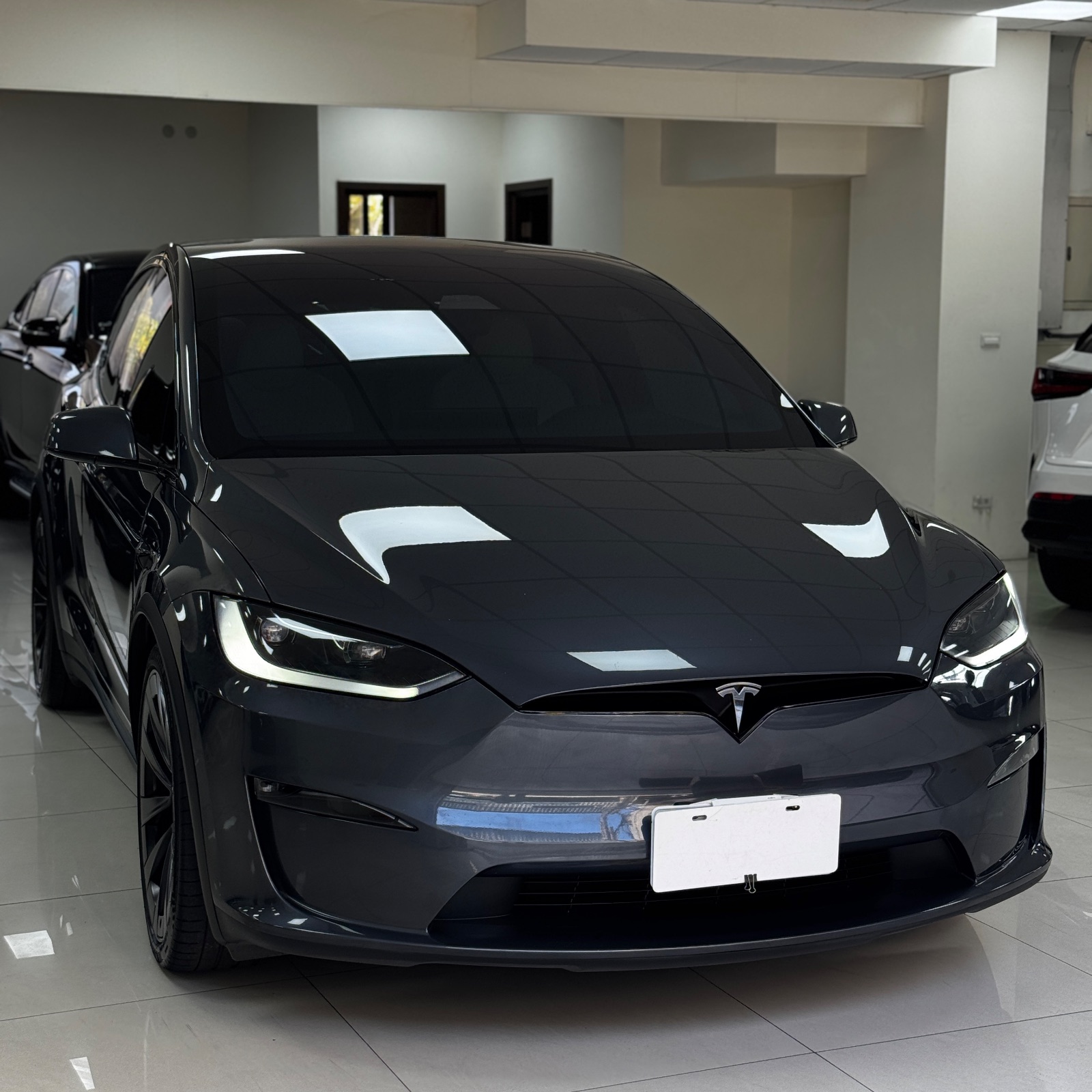 2023 Model X LR Photo 2