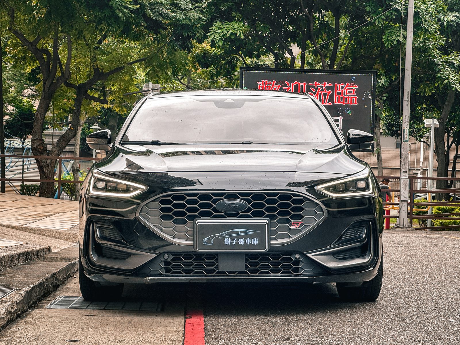 2023 Ford Focus ST Photo 6