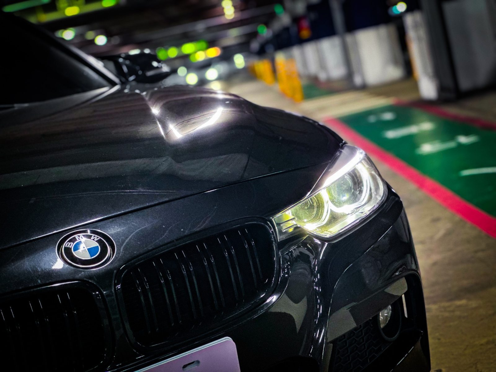 BMW 328i M-Sport 3 Series Photo 3