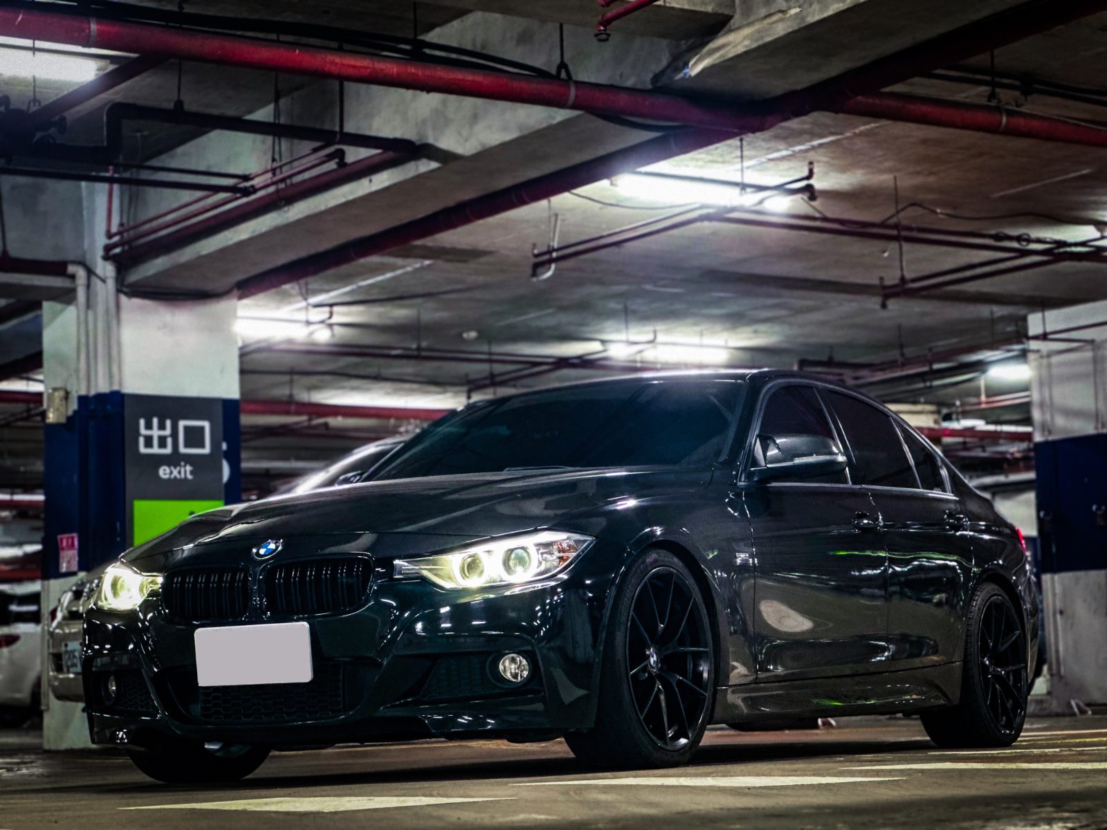 BMW 328i M-Sport 3 Series Photo 2