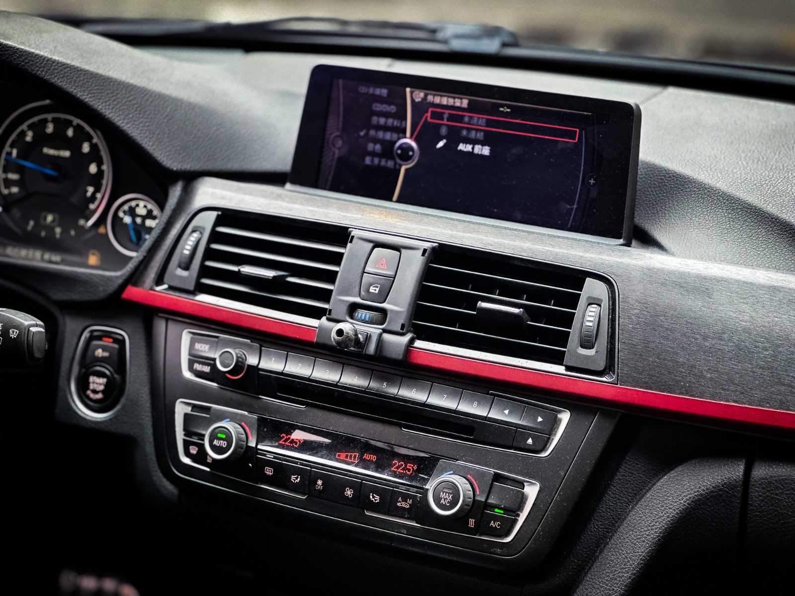 BMW 328i M-Sport 3 Series Photo 6