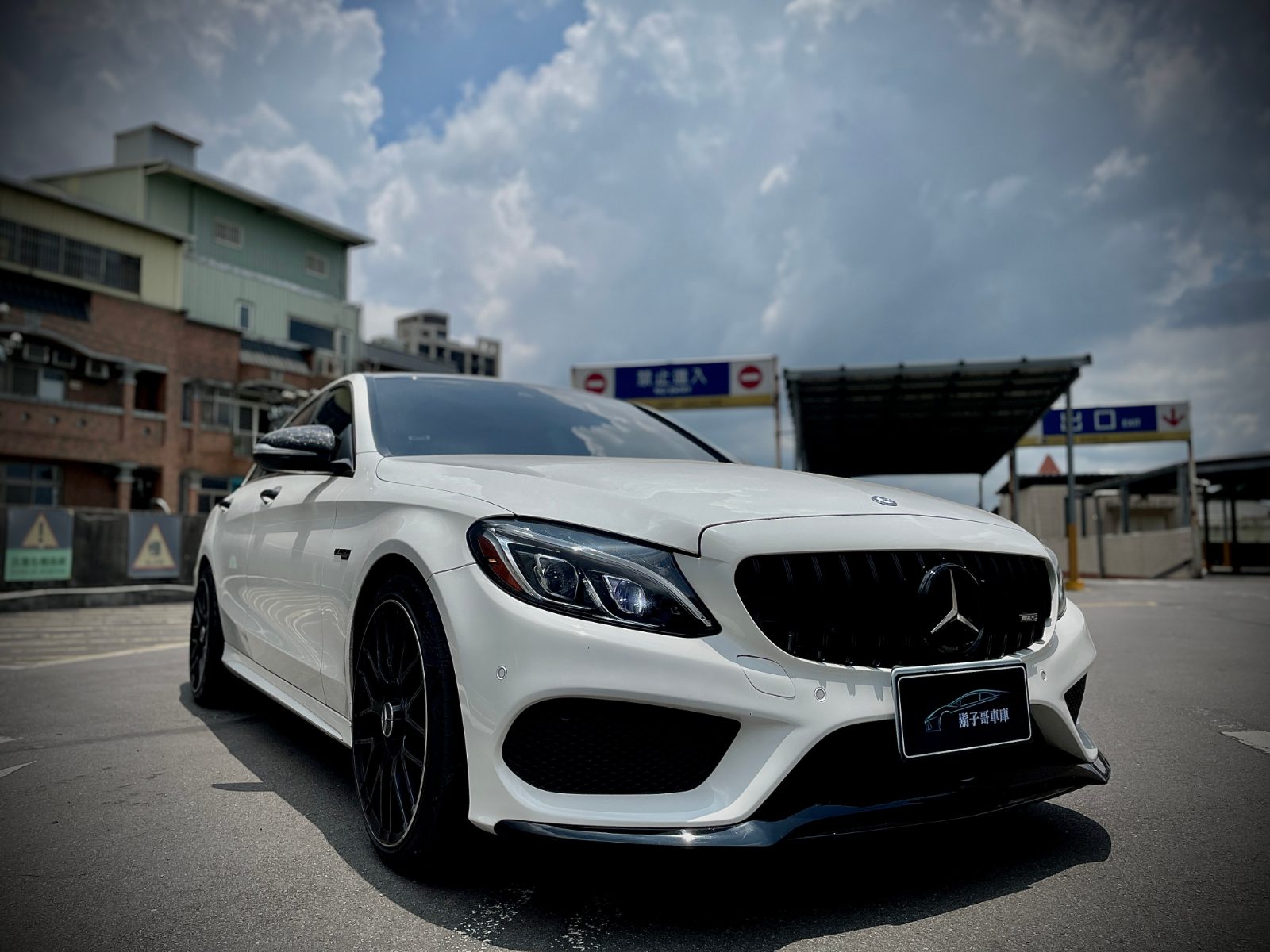 2015 Mercedes-Benz C300 AMG 43套件 照片 2