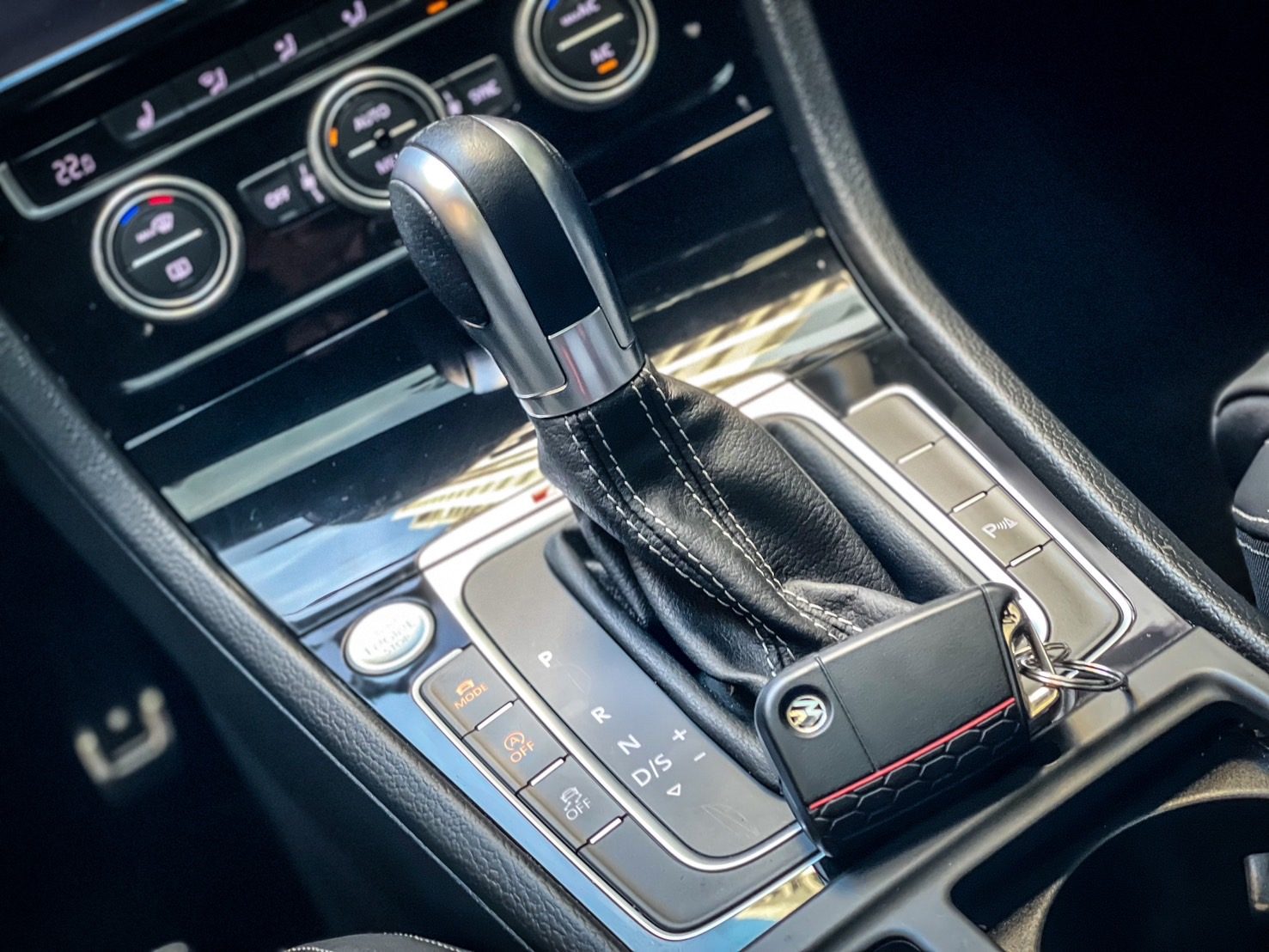 2018 Volkswagen GOLF R Photo 12