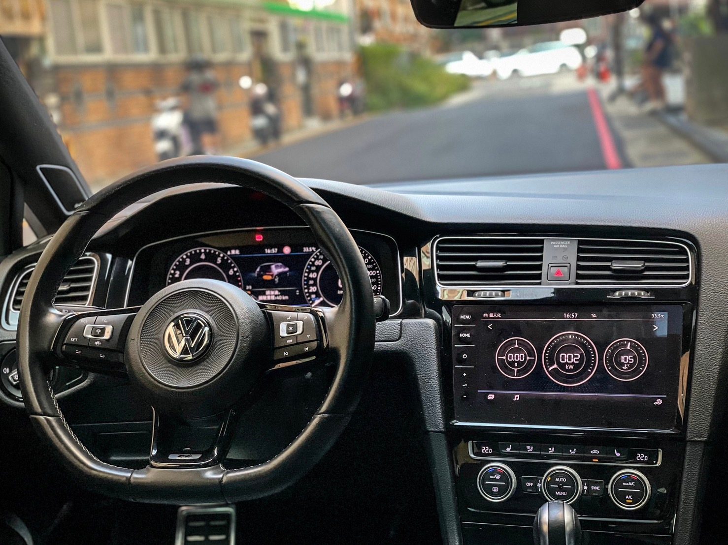 2018 Volkswagen GOLF R Photo 14