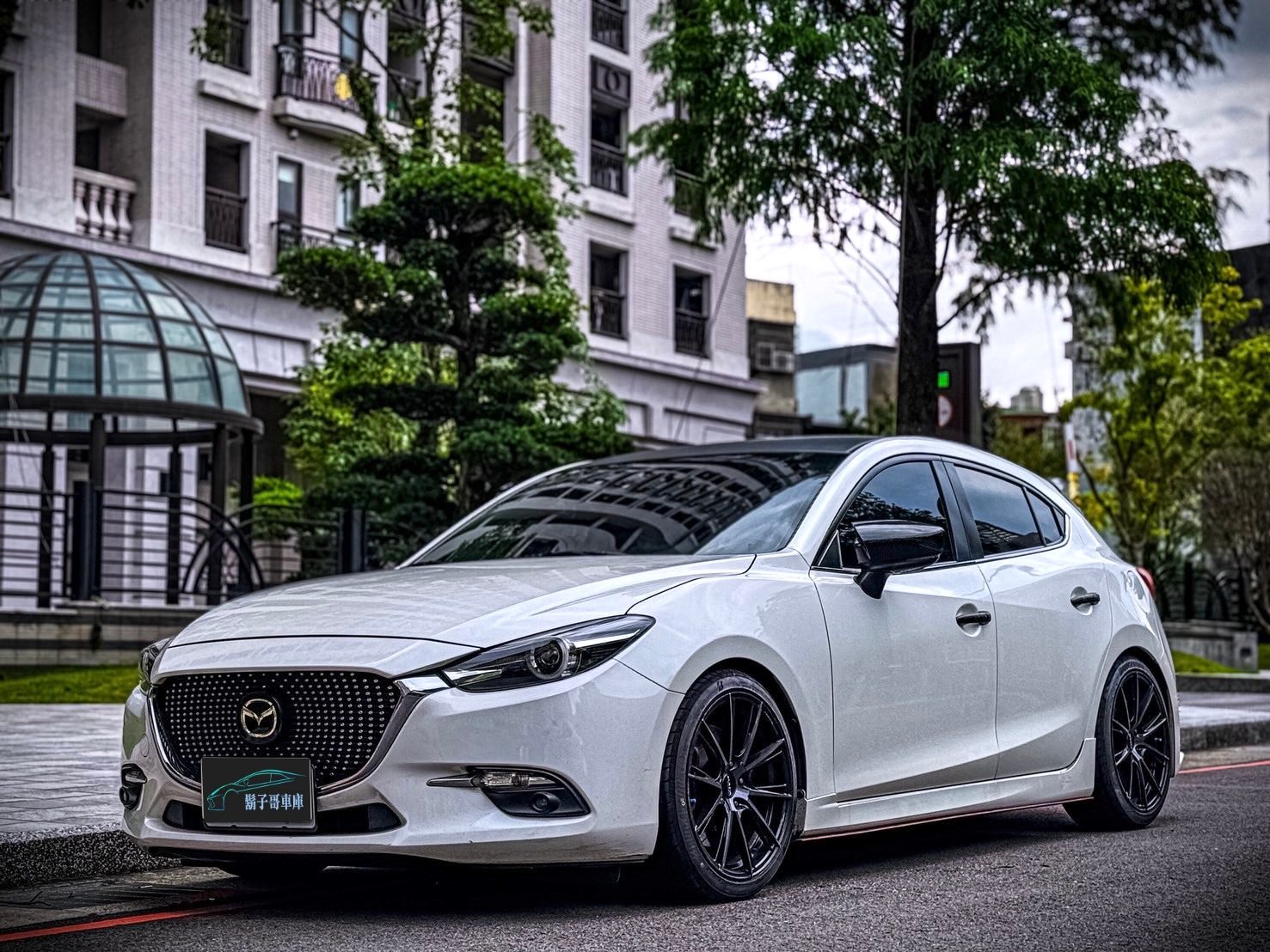 2017 Mazda 3 Photo 1