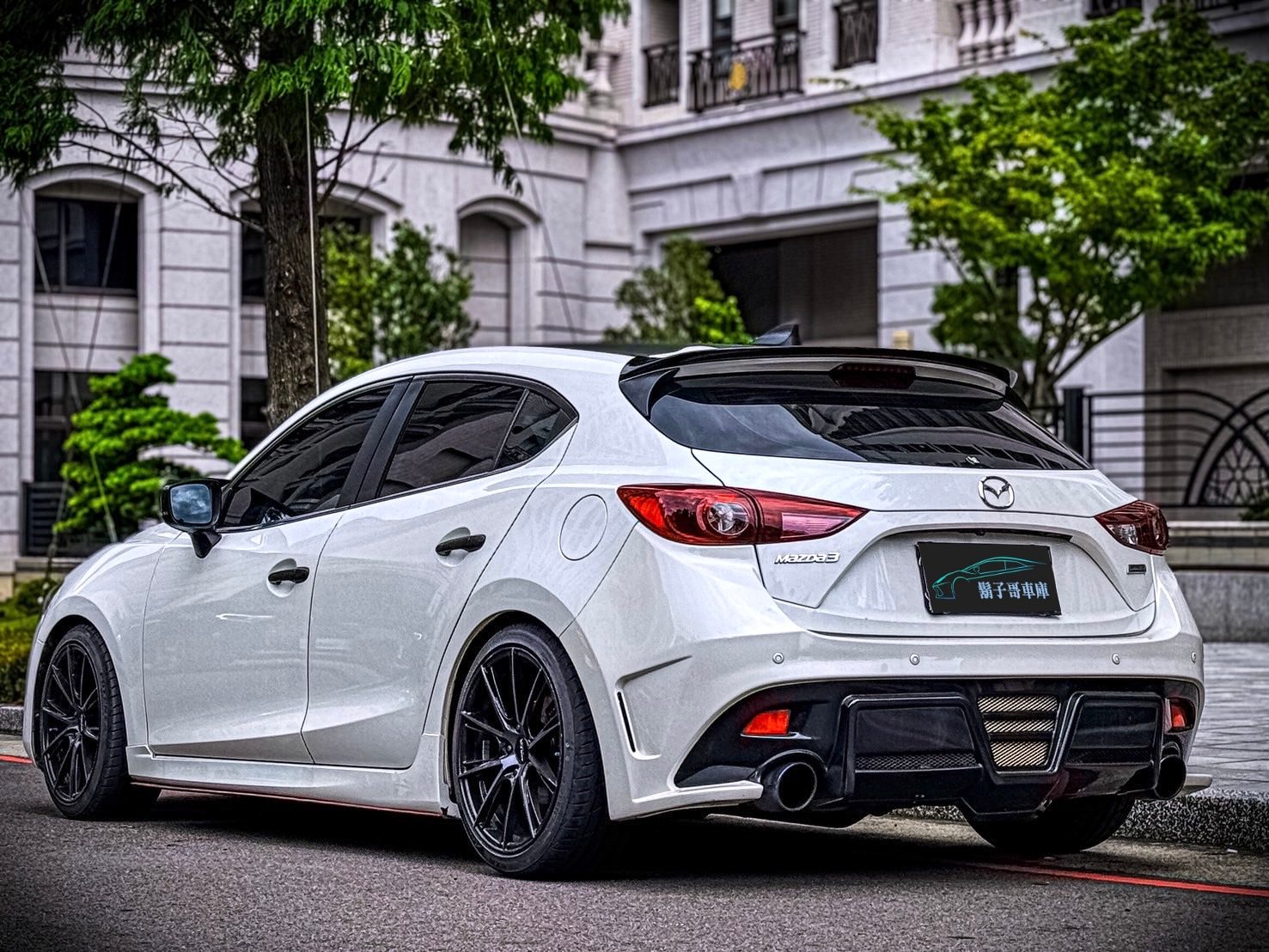 2017 Mazda 3 Photo 2