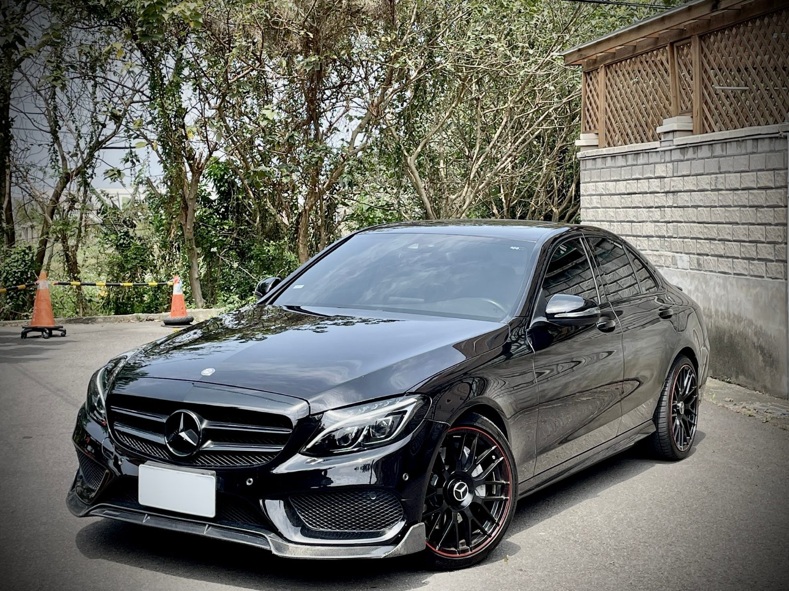 2016 Mercedes-Benz C250 AMG 照片 2