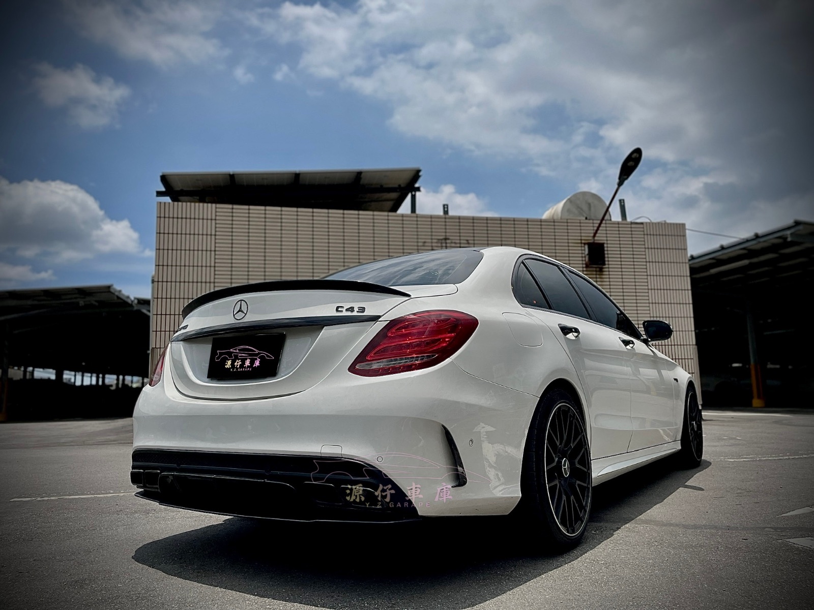 2015 M-Benz C300 AMG 照片 3