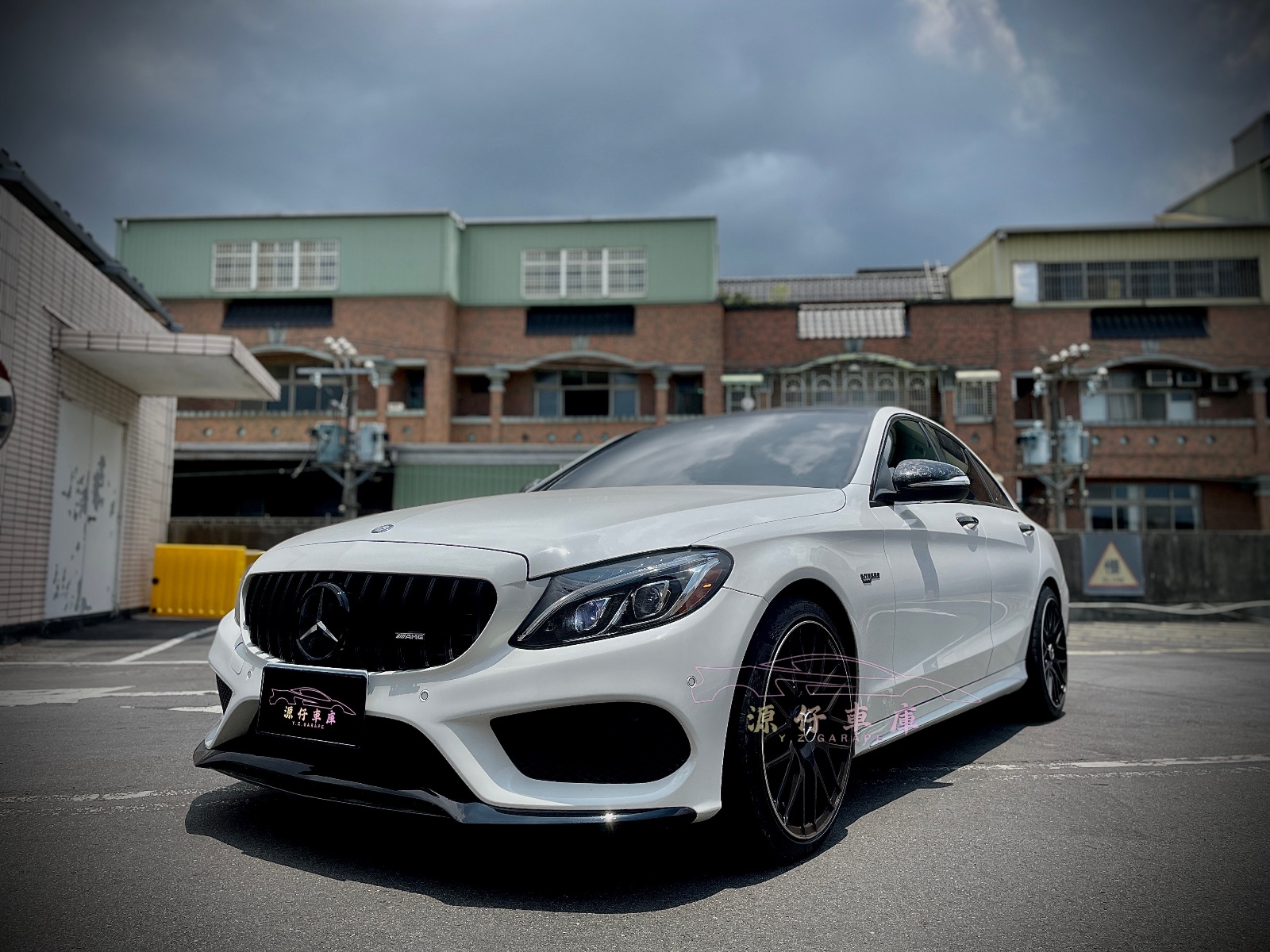 2015 M-Benz C300 AMG 照片 1