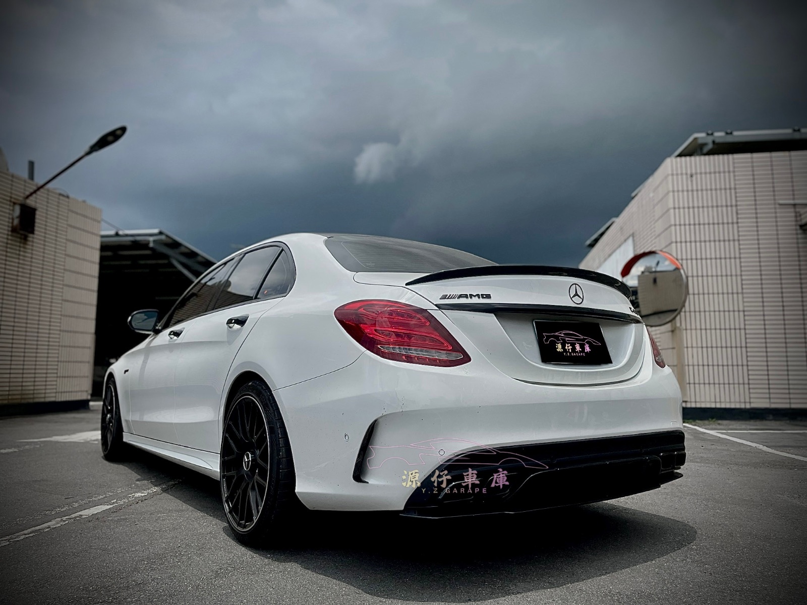 2015 M-Benz C300 AMG 照片 4