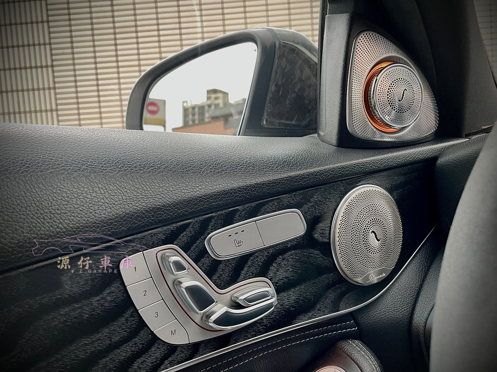 2015 M-Benz C300 AMG 照片 9