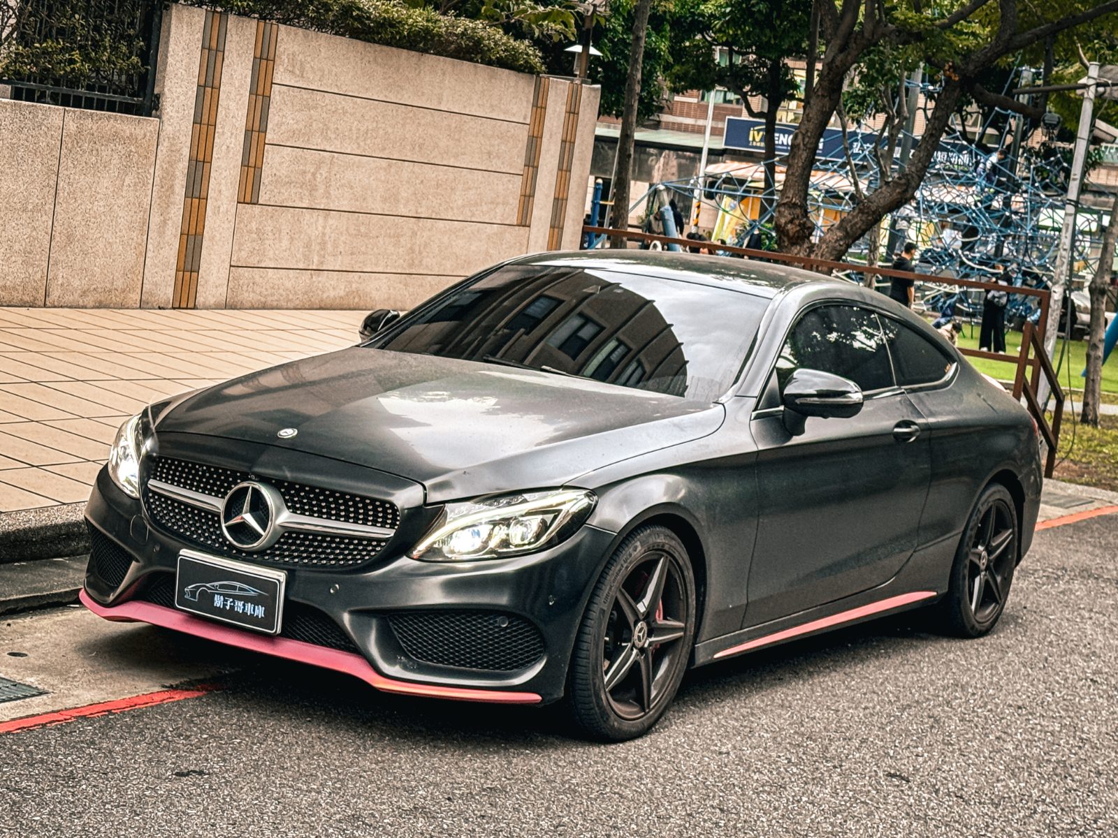 2017 Mercedes-Benz C250 Coupe C-Class Photo 2