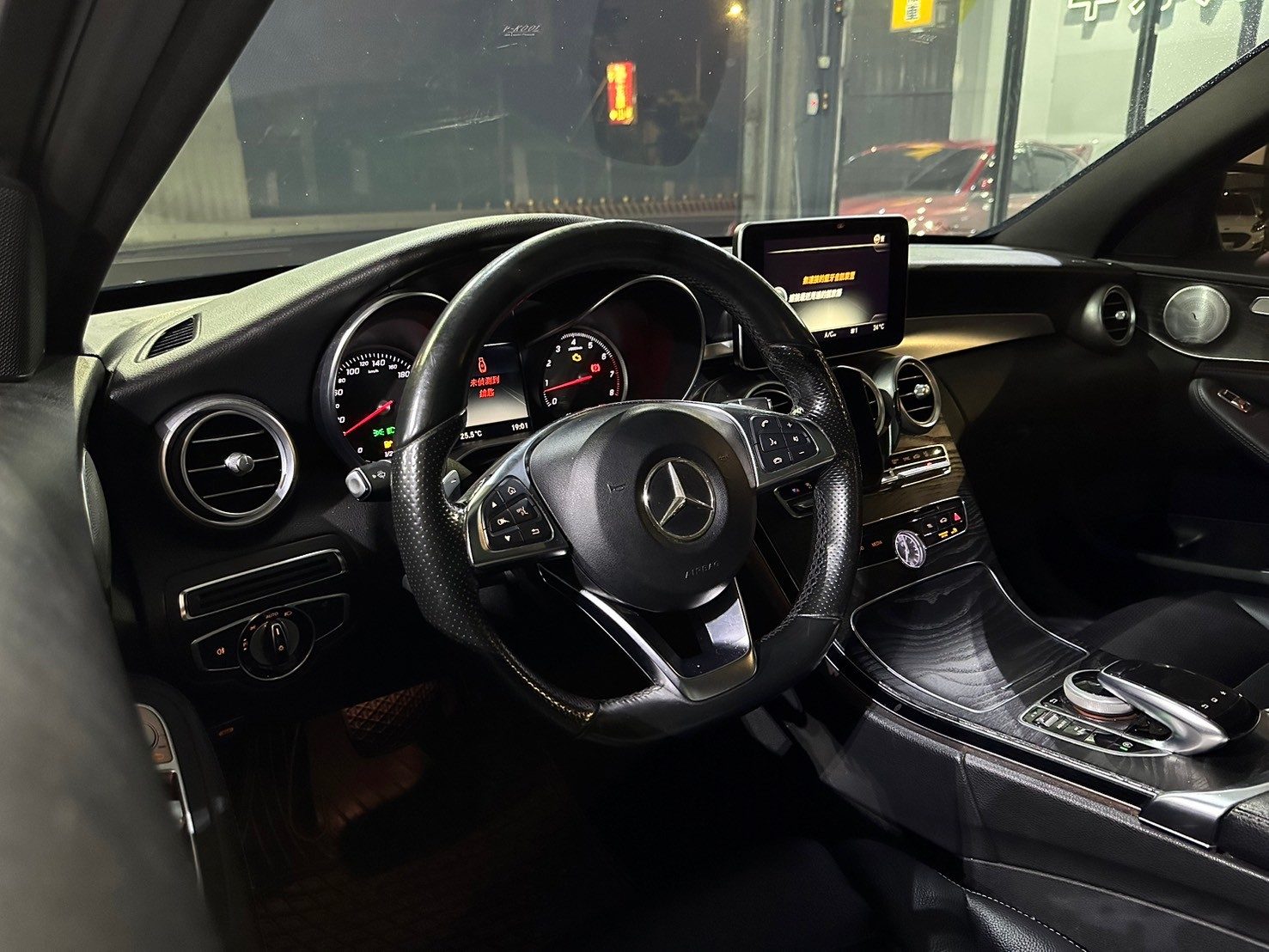 2015 Mercedes-Benz C300 AMG 照片 7