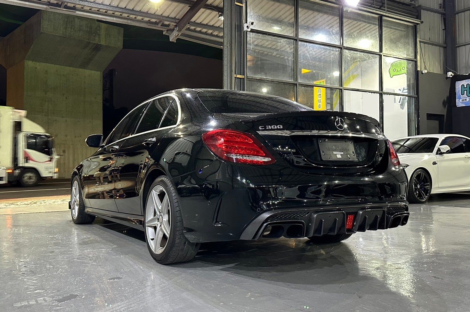 2015 Mercedes-Benz C300 AMG 照片 3