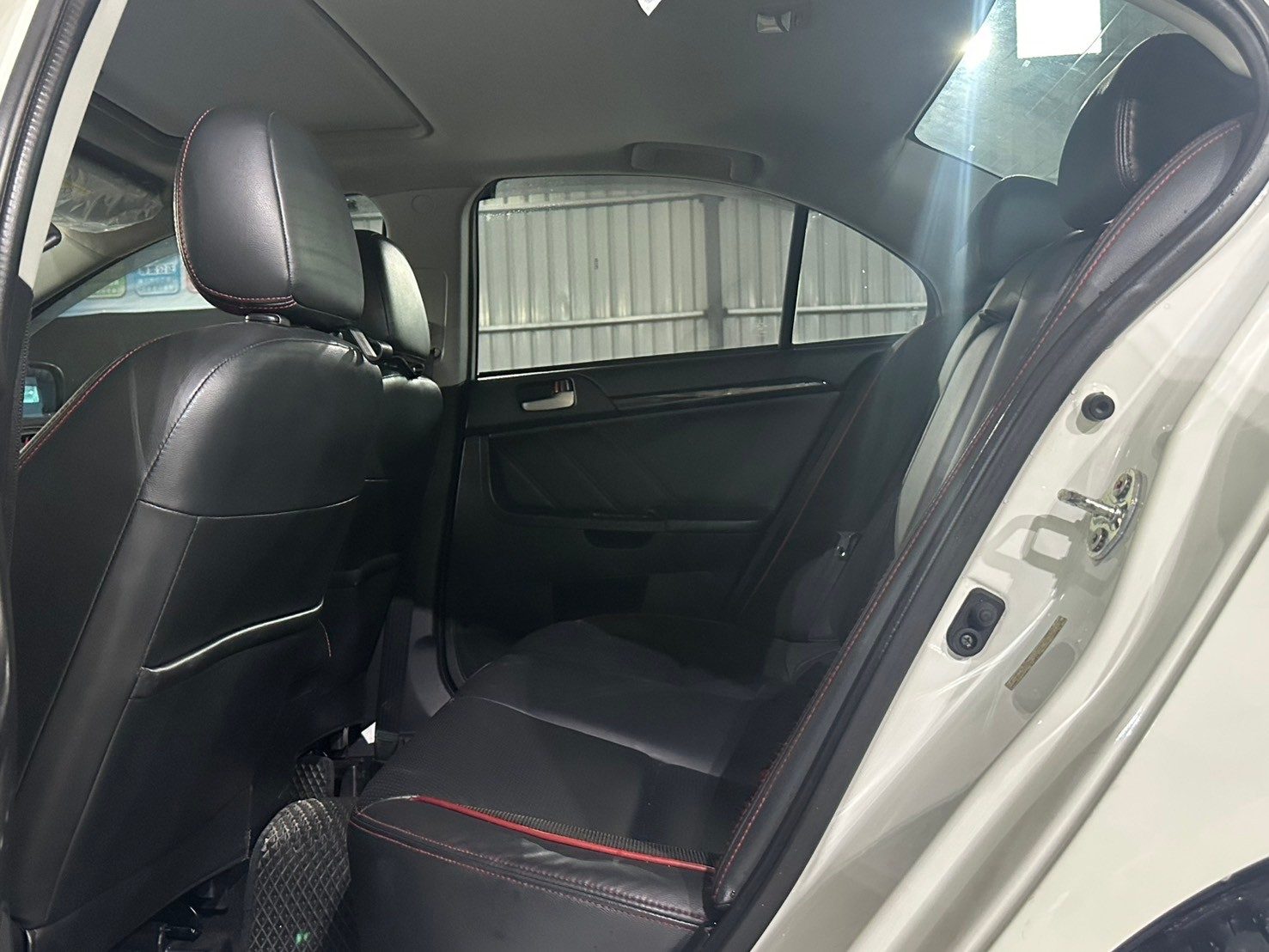 2017 Mitsubishi Fortis 2.0 照片 3