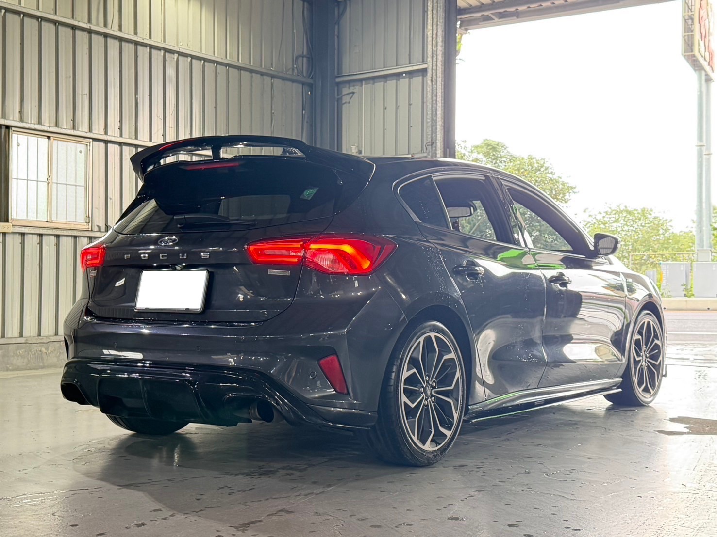 2020 Ford Focus ST-Line 照片 3