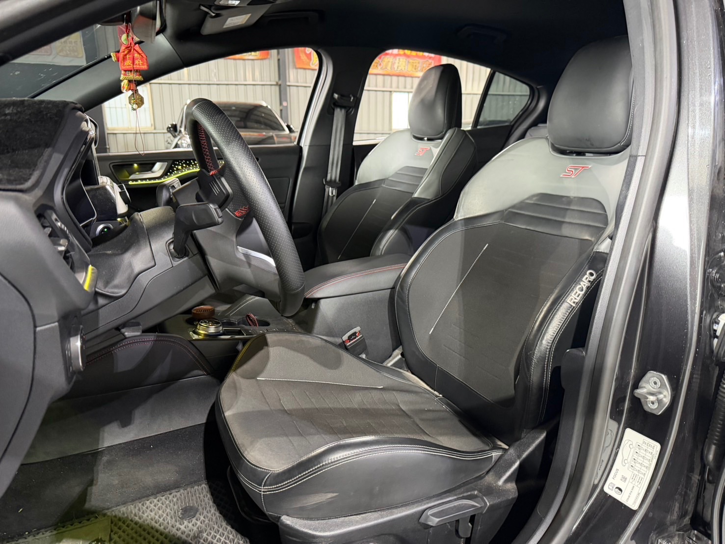 2020 Ford Focus ST-Line 照片 5