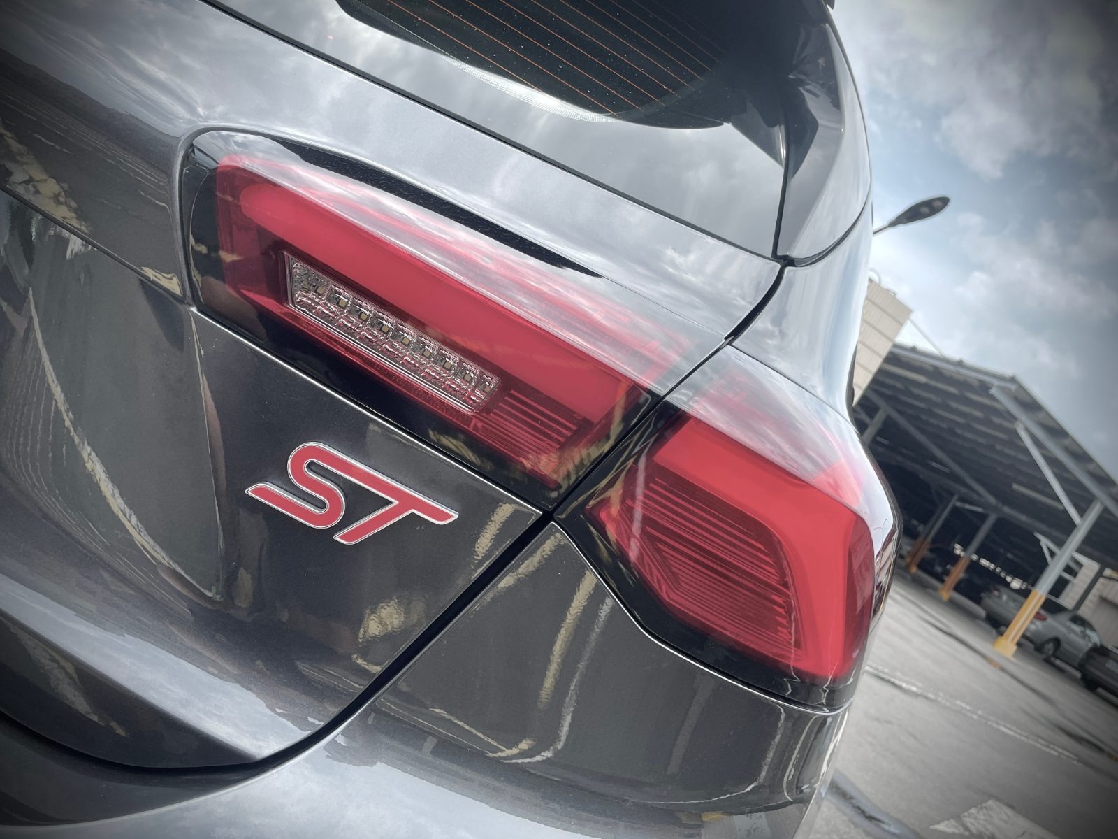 2021 Ford Focus ST-Line Photo 9