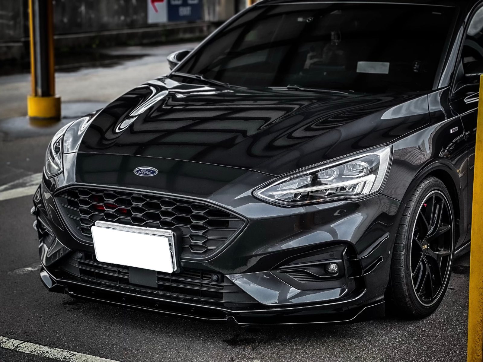 2021 Ford Focus Lommel Photo 2