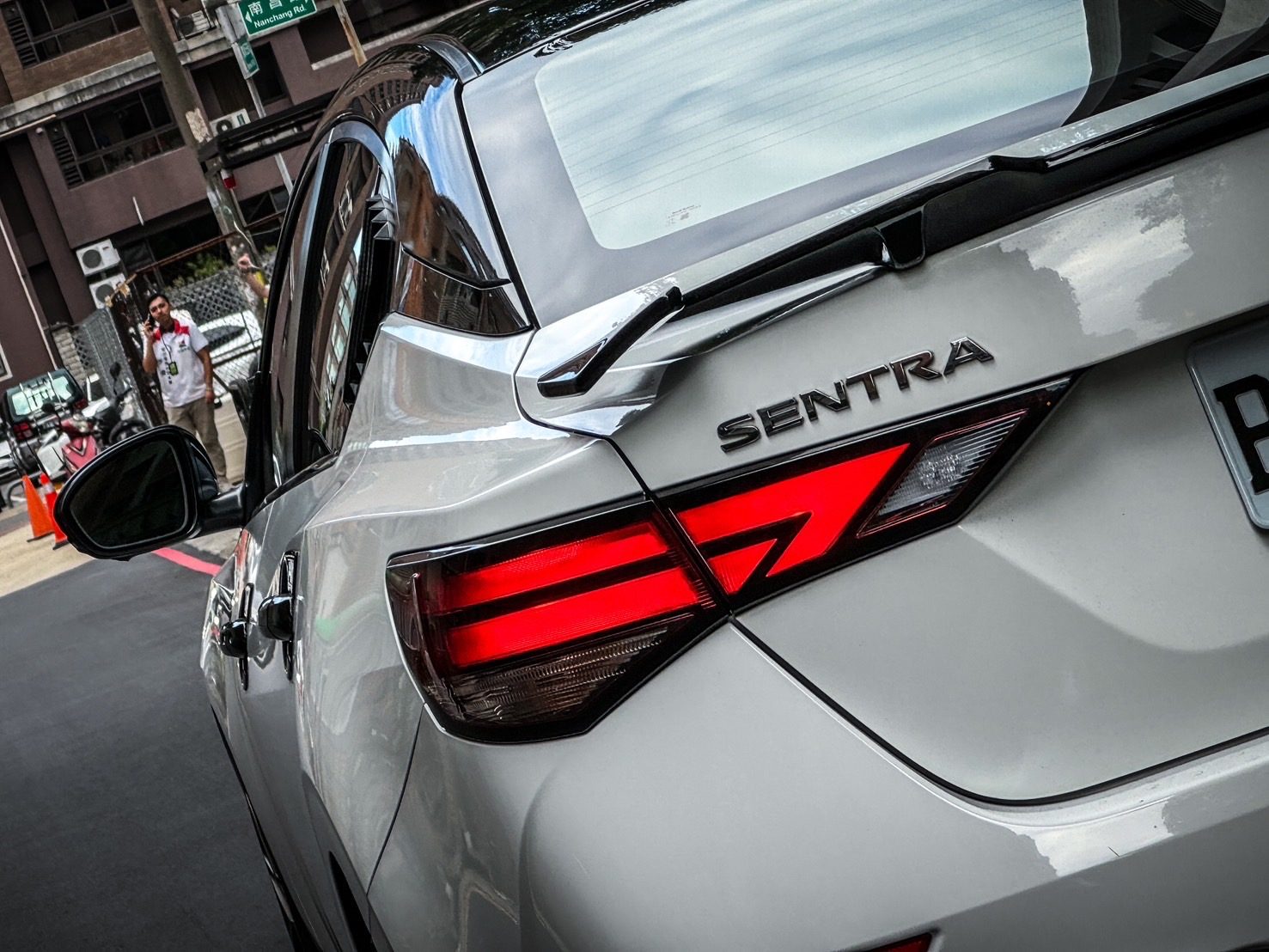 2021 Nissan Photo 25