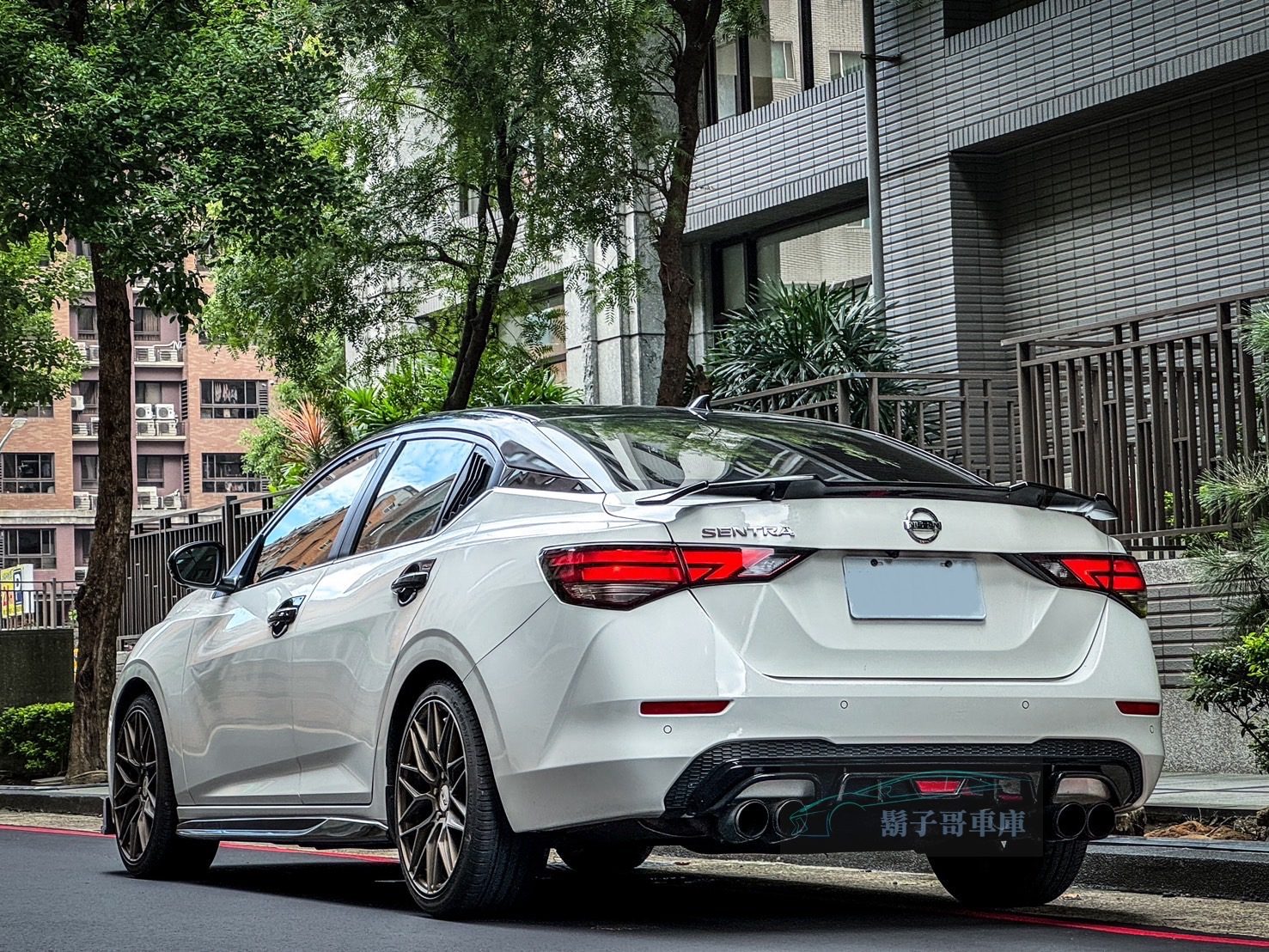 2021 Nissan Photo 24