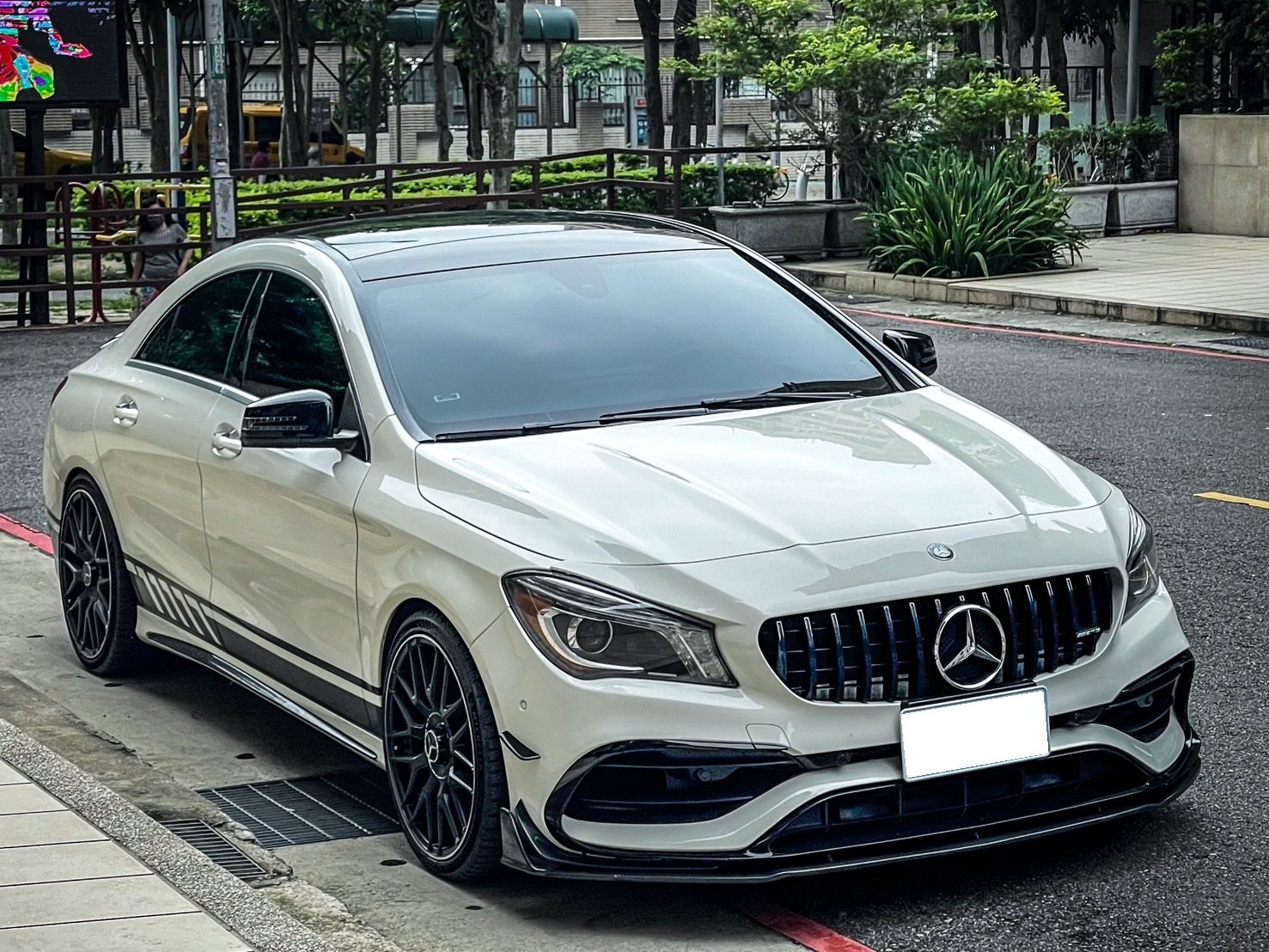 2016 Mercedes-Benz CLA250 Photo 18