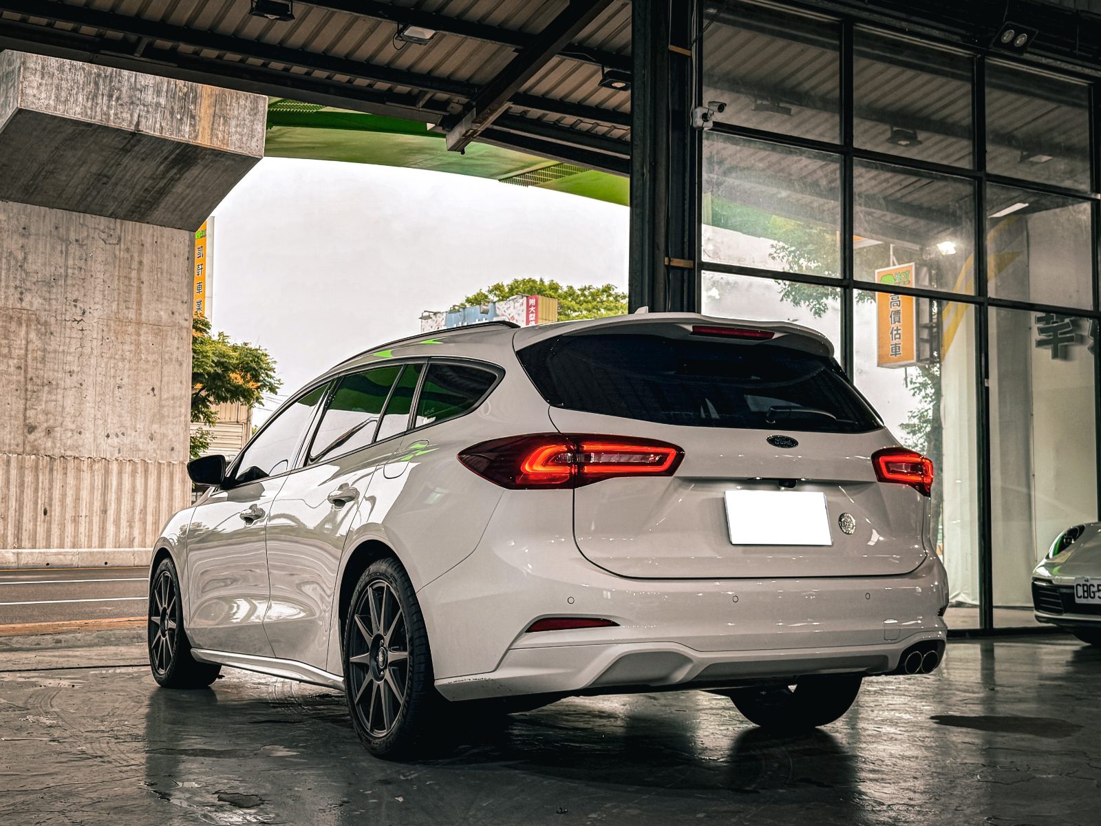 2023 Ford Focus Wagon 照片 3
