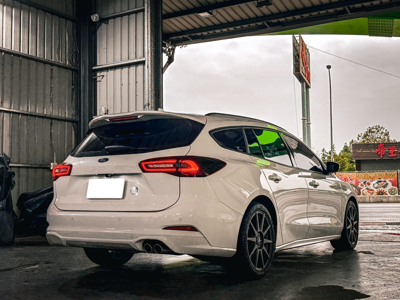 2023 Ford Focus Wagon 照片 4