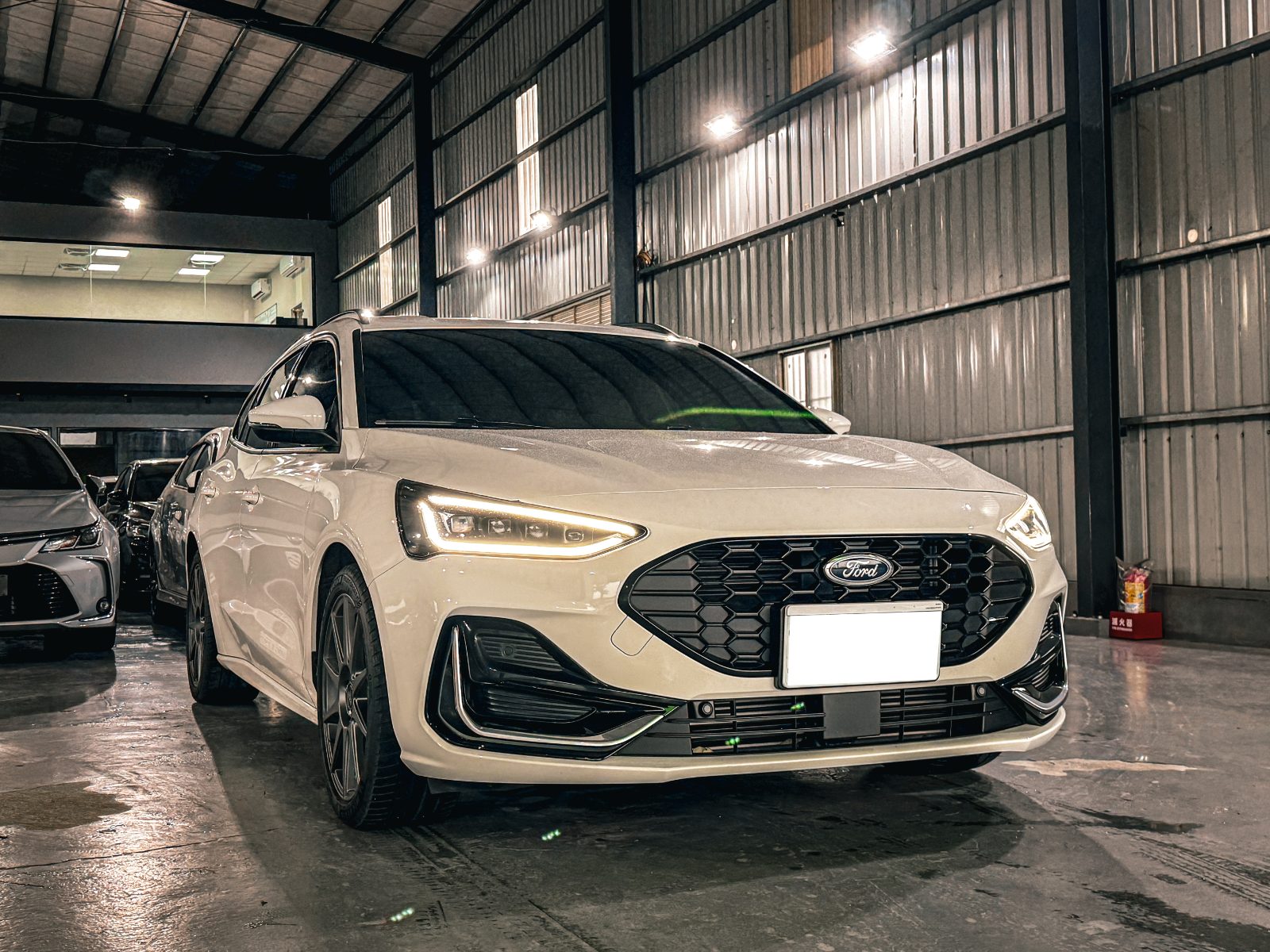 2023 Ford Focus Wagon 照片 2