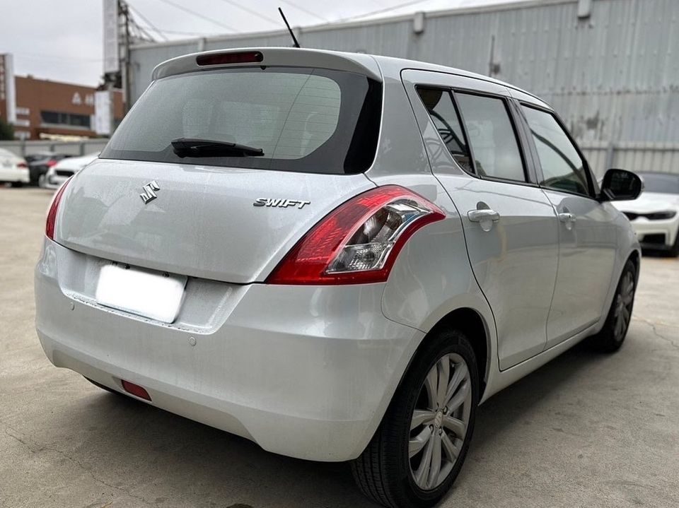2014 Suzuki Swift 1.2 Photo 2